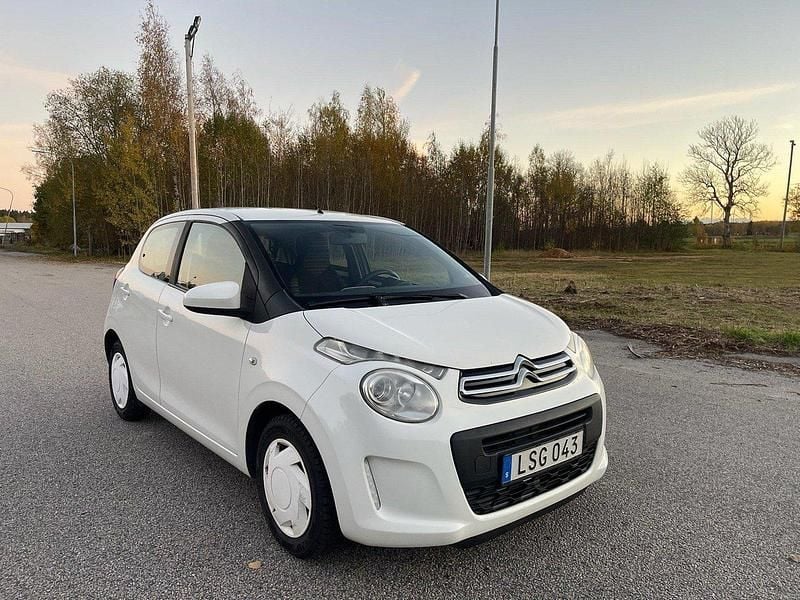 Vit Begagnad 2015 Citroën C1 Halvkombi | 35 000 kr (Marknadspris) - Bild 1/4