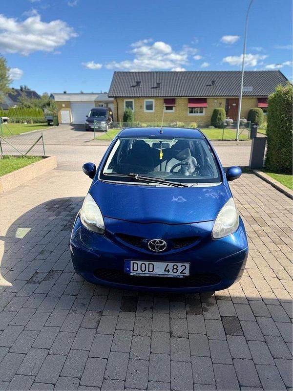Blå Begagnad 2008 Toyota Aygo Halvkombi | 28 999 kr (Marknadspris) - Bild 1/4