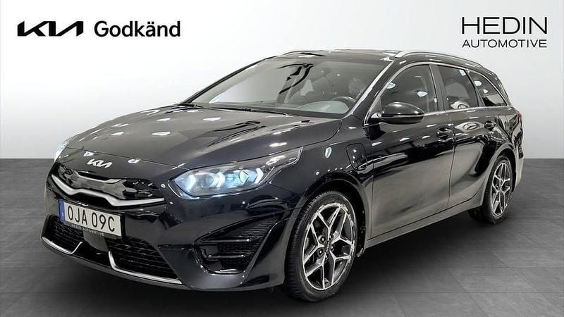 Svart Begagnad 2023 Kia Ceed Advance Halvkombi | 279 900 kr (Marknadspris) - Bild 1/4