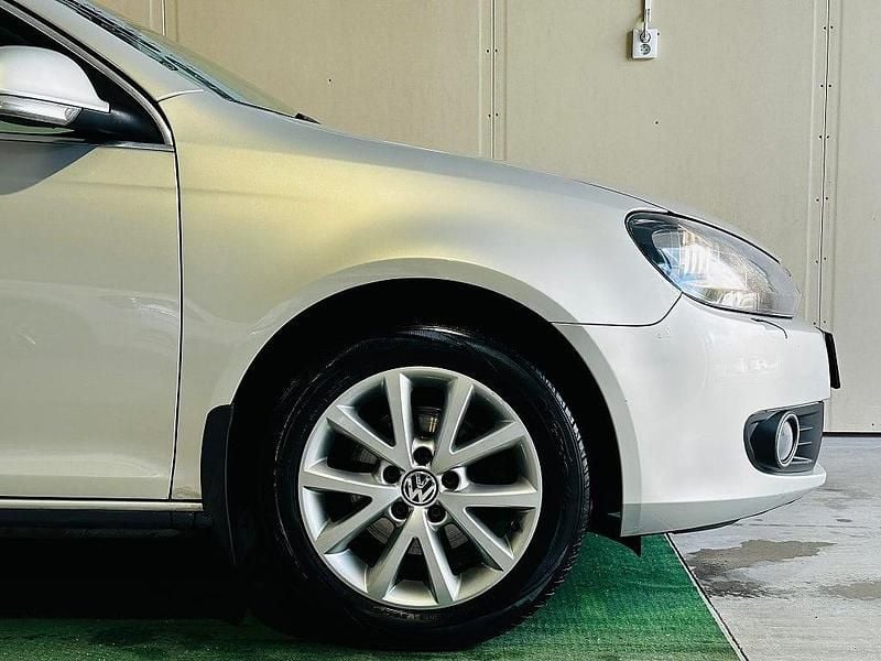 Begagnad VW Golf VI 102 HK (75 kW) 2010 Ljusbrun Halvkombi