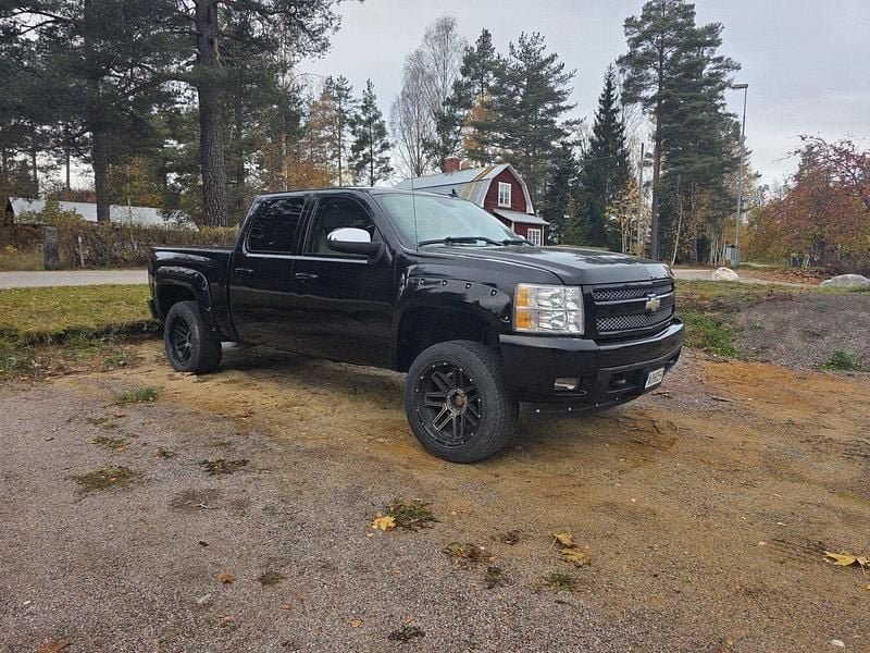 Svart Begagnad 2007 Chevrolet Silverado | 116 000 kr - Bild 1/4