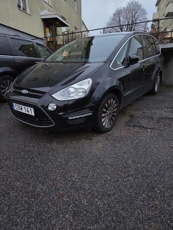 Svart Begagnad 2014 Ford S-MAX Business Edition Minibuss | 35 000 kr - Bild 1/4