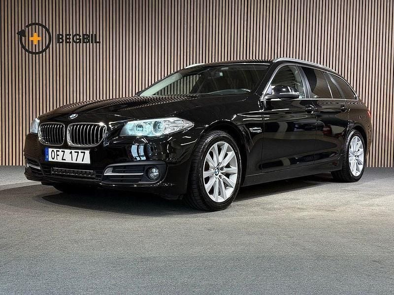 Svart Begagnad 2016 BMW 520 M Sport Kombi | 172 800 kr (Bra pris) - Bild 1/4