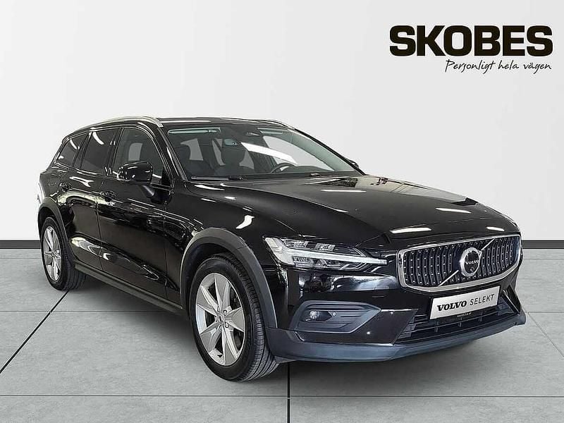 Begagnad 2023 Volvo V60 CC Kombi | 389 900 kr (Marknadspris) - Bild 1/3