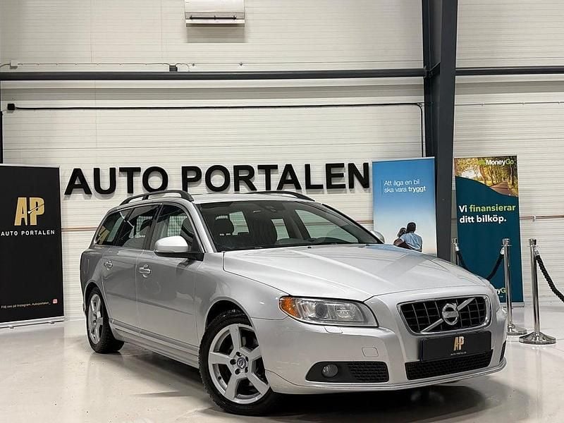 Grå Begagnad 2012 Volvo V70 Momentum Kombi | 59 900 kr (Lite dyr) - Bild 1/4