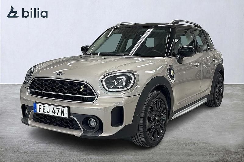 Grå Begagnad 2022 Mini Countryman Essential SUV | 309 900 kr (Bra pris) - Bild 1/4