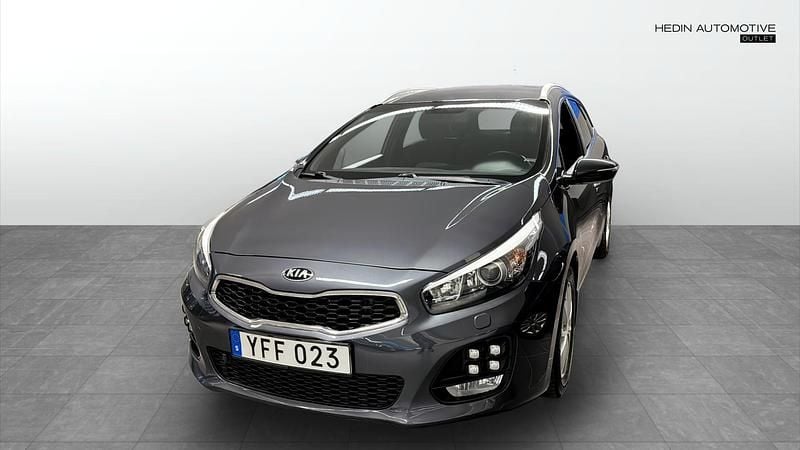 Grå Begagnad 2016 Kia Ceed Halvkombi | 100 000 kr (Marknadspris) - Bild 1/4
