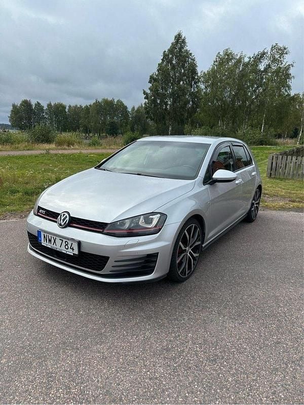 Silver Begagnad 2014 VW Golf VII GTI Halvkombi | 160 000 kr (Marknadspris) - Bild 1/4
