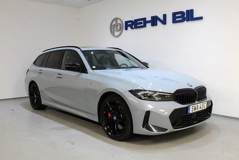 Grå Begagnad 2023 BMW 330e M Sport Kombi | 549 000 kr - Bild 1/4