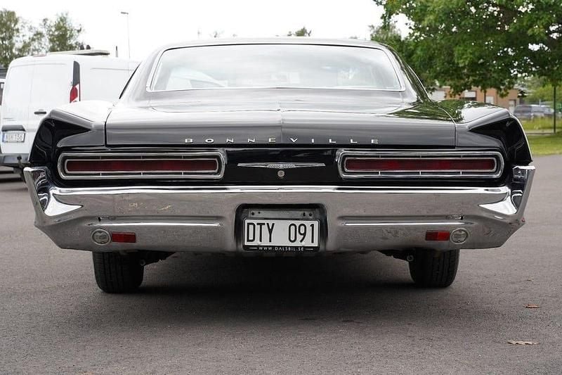 Begagnad Pontiac Bonneville 329 HK (241 kW) 1966 Svart Sedan