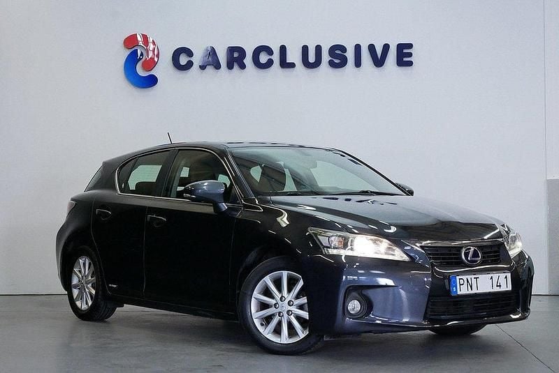 Mörkgrå Begagnad 2011 Lexus CT200h Executive Line Halvkombi | 109 900 kr - Bild 1/4