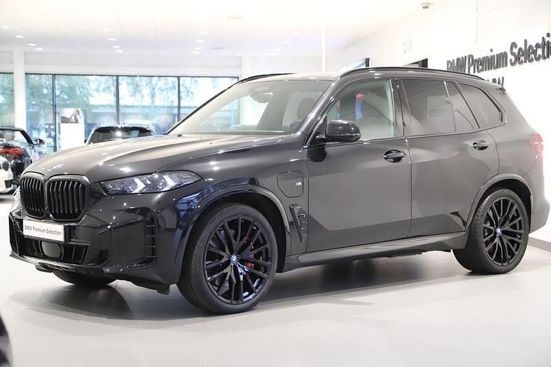 Svart Begagnad 2023 BMW X5 M Sport SUV | 959 000 kr (Marknadspris) - Bild 1/3