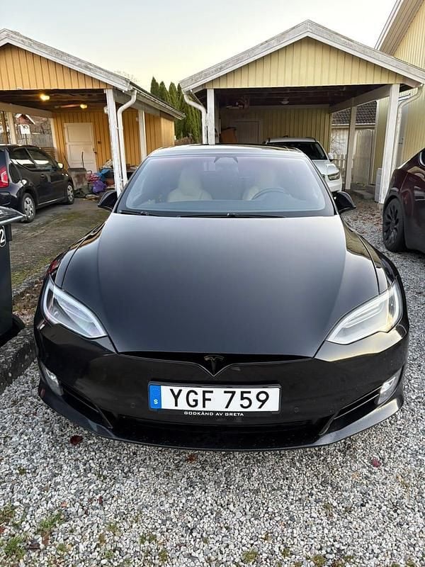 Obsidian black Begagnad 2016 Tesla Model S Halvkombi | 499 900 kr - Bild 1/4
