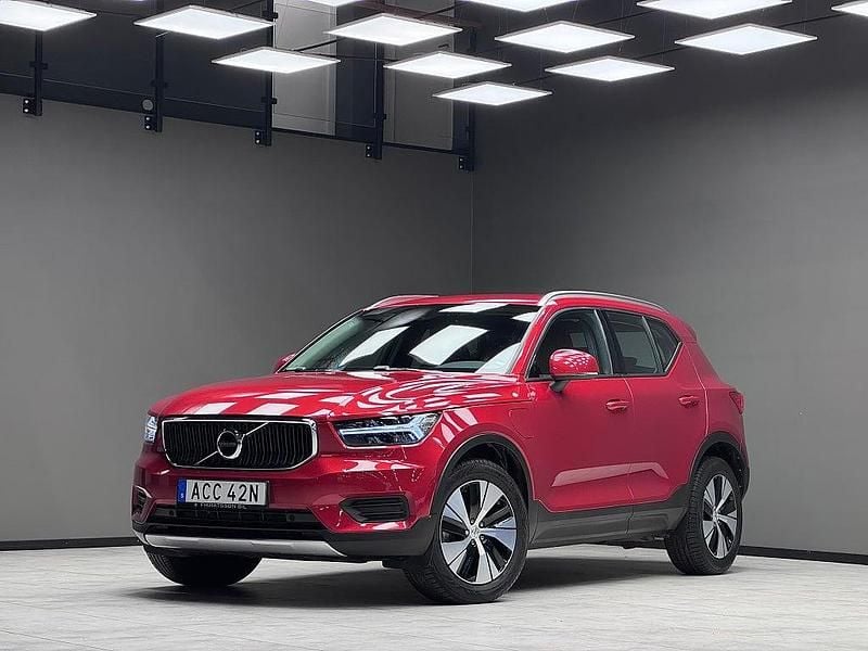 Röd Begagnad 2020 Volvo XC40 Momentum SUV | 299 900 kr (Bra pris) - Bild 1/3