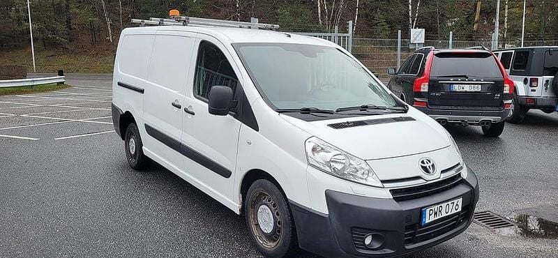 Begagnad Toyota Proace 128 HK (94 kW) 2014 Vit Minibuss