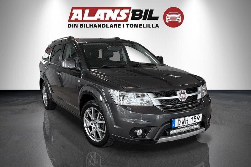 Grå Begagnad 2014 Fiat Freemont Sport SUV | 114 000 kr (Marknadspris) - Bild 1/4