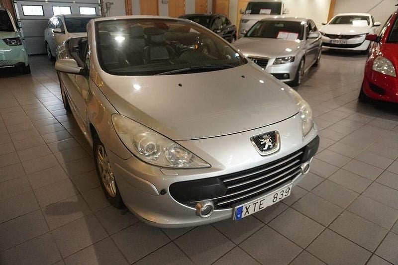 Ljusgrå Begagnad 2006 Peugeot 307 CC Cab | 48 000 kr (Bra pris) - Bild 1/4