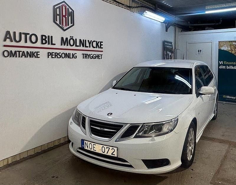 Vit Begagnad 2011 Saab 9-3 Linear Kombi | 64 900 kr (Lite dyr) - Bild 1/4