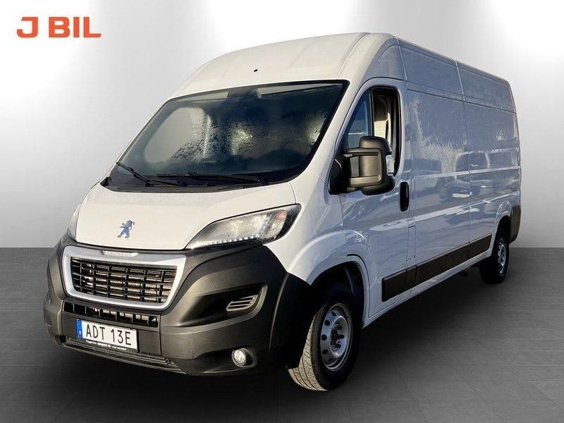 Vit Begagnad 2023 Peugeot Boxer Van | 294 900 kr (Dyr) - Bild 1/4