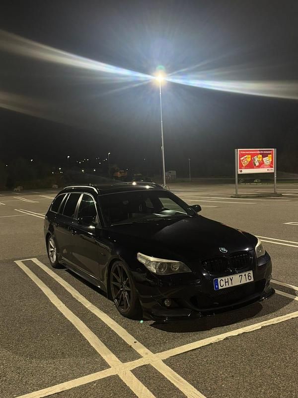 Carbon black Begagnad 2006 BMW 530 M Sport Kombi | 47 000 kr (Superpris) - Bild 1/4