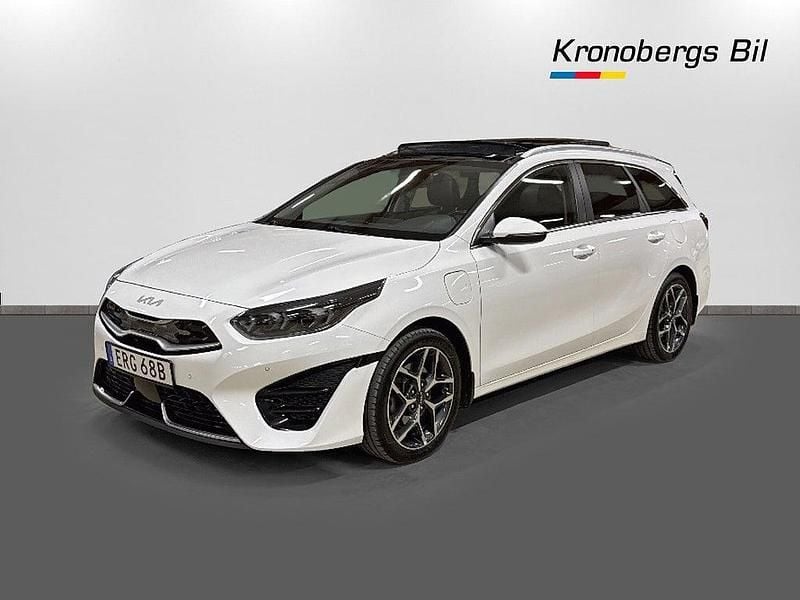Vit metallic Begagnad 2022 Kia Ceed Sportswagon Advance Kombi | 209 500 kr (Bra pris) - Bild 1/4