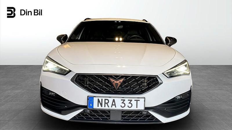Begagnad Cupra Leon VZ1 150 HK (110 kW) 2023 Candy white Kombi