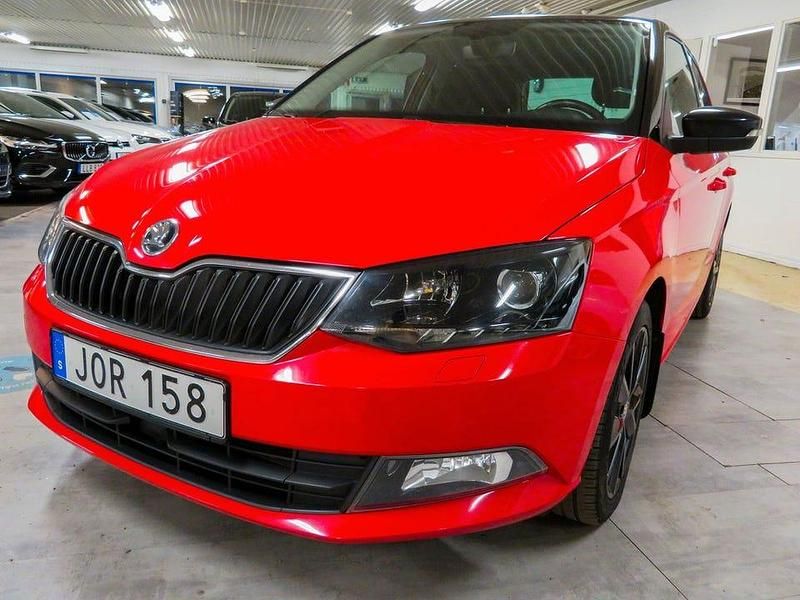 Röd Begagnad 2016 Skoda Fabia Style Halvkombi | 89 500 kr (Lite dyr) - Bild 1/4