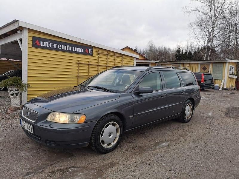 Begagnad Volvo V70 Business Edition 140 HK (102 kW) 2006 Grå Kombi
