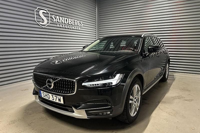 Begagnad Volvo V90 CC 235 HK (172 kW) 2019 Svart Kombi