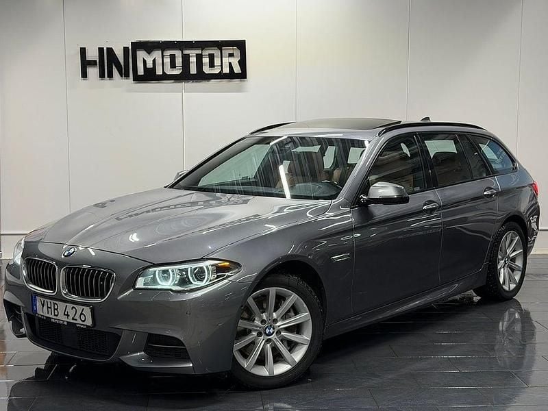 Grå Begagnad 2016 BMW 530 M Sport Kombi | 259 900 kr (Lite dyr) - Bild 1/4