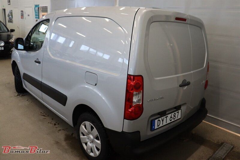 Begagnad Citroën Berlingo 75 HK (55 kW) 2012 Silver Minibuss