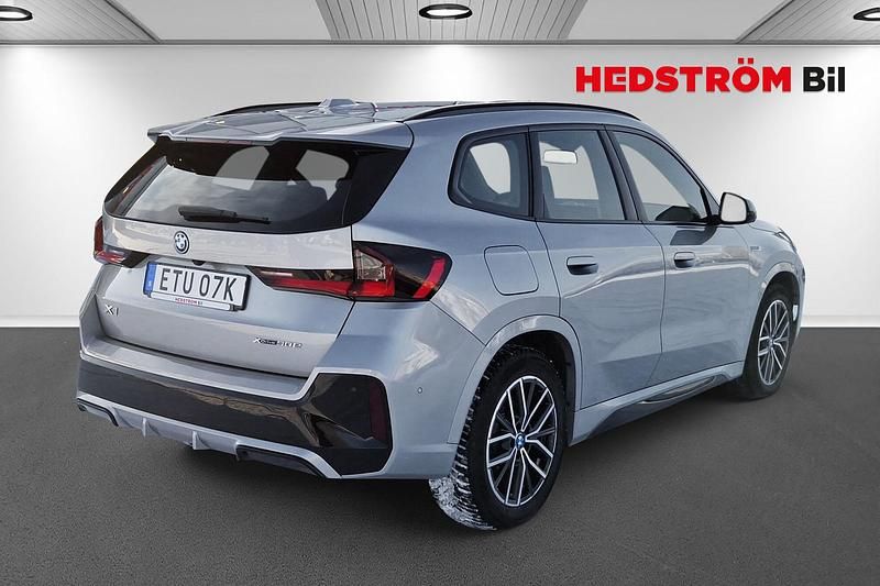 Begagnad BMW X1 330 HK (242 kW) 2023 Silver SUV