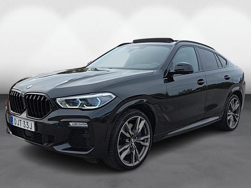 Svart Begagnad 2020 BMW X6 M50 SUV | 629 900 kr (Marknadspris) - Bild 1/4