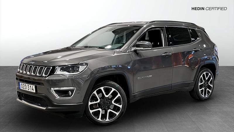 Grå (grey) Begagnad 2020 Jeep Compass Limited SUV | 239 900 kr (Marknadspris) - Bild 1/4