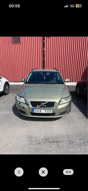 Grön Begagnad 2008 Volvo V50 Kombi | 45 000 kr (Dyr) - Bild 1/2