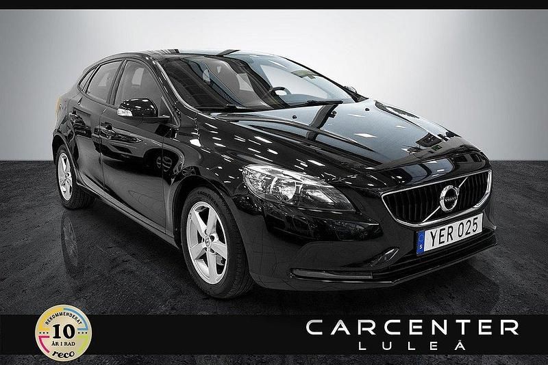 Svart Begagnad 2016 Volvo V40 Kombi | 109 900 kr (Marknadspris) - Bild 1/4