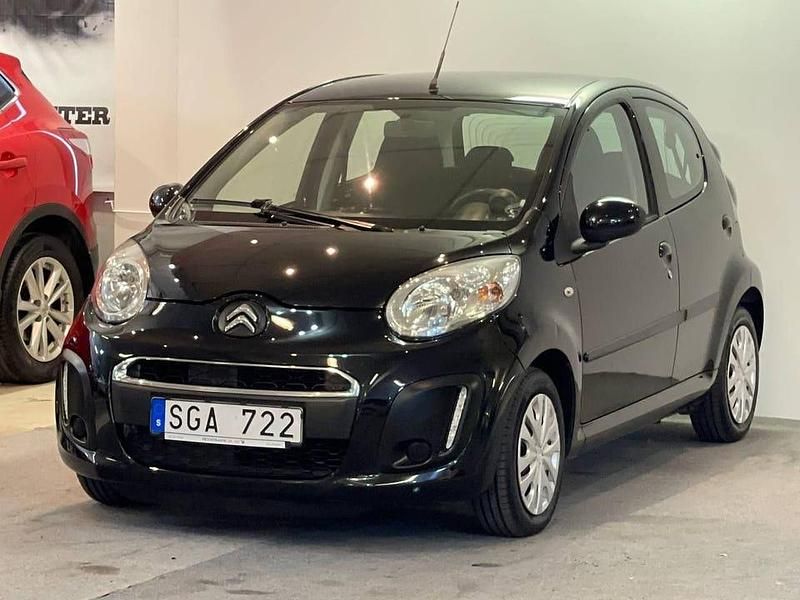 Svart Begagnad 2013 Citroën C1 Halvkombi | 74 900 kr (Marknadspris) - Bild 1/4