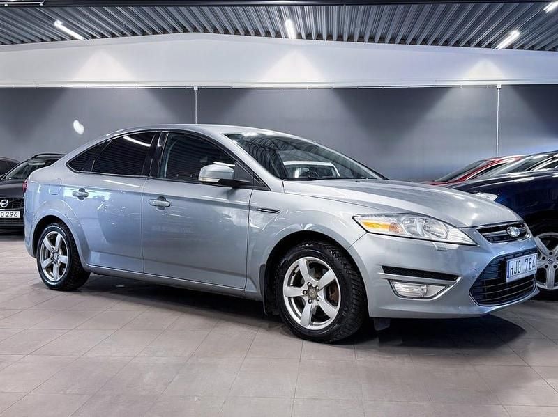Grå Begagnad 2011 Ford Mondeo Trend Halvkombi | 59 900 kr (Marknadspris) - Bild 1/3