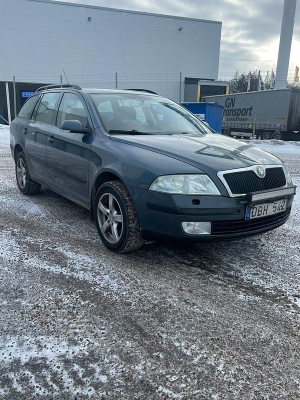Begagnad Skoda Octavia 150 HK (110 kW) 2006 Kombi
