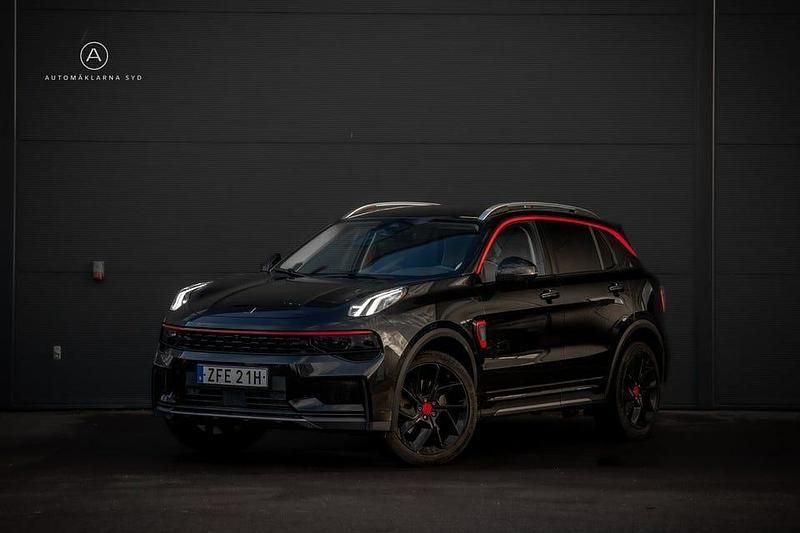 Svart Begagnad 2022 Lynk & Co 01 SUV | 299 900 kr (Dyr) - Bild 1/4