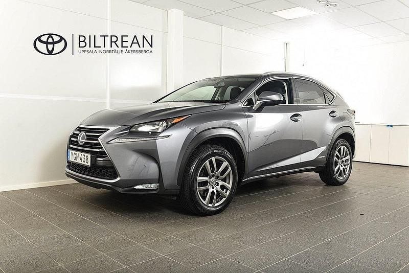 Grå Begagnad 2016 Lexus NX300h Executive Line SUV | 209 900 kr (Marknadspris) - Bild 1/4
