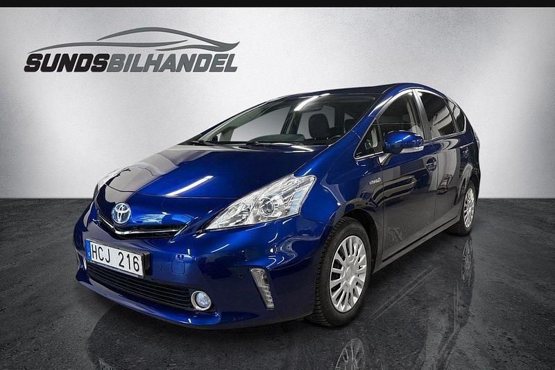 Mörkblå (blå) Begagnad 2013 Toyota Prius+ Minibuss | 164 900 kr (Bra pris) - Bild 1/4