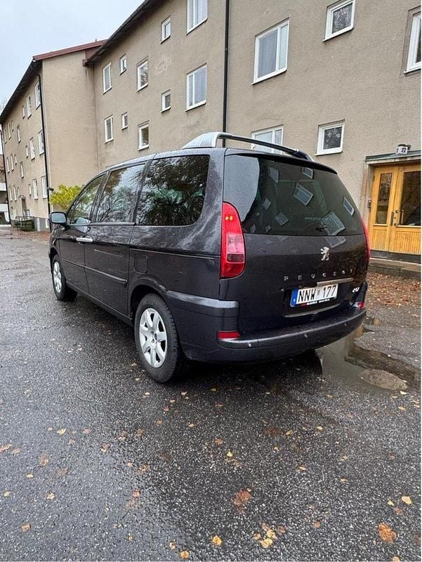 Grå Begagnad 2007 Peugeot 807 Minibuss | 25 000 kr - Bild 1/4