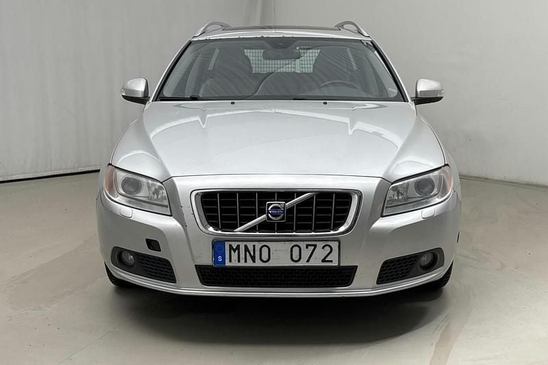 Begagnad Volvo V70 Summum 200 HK (147 kW) 2009 Ljusgrå Kombi