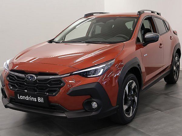 Orange (orange sun blaze pearl) Begagnad 2023 Subaru Crosstrek Sedan | 399 000 kr (Marknadspris) - Bild 1/4
