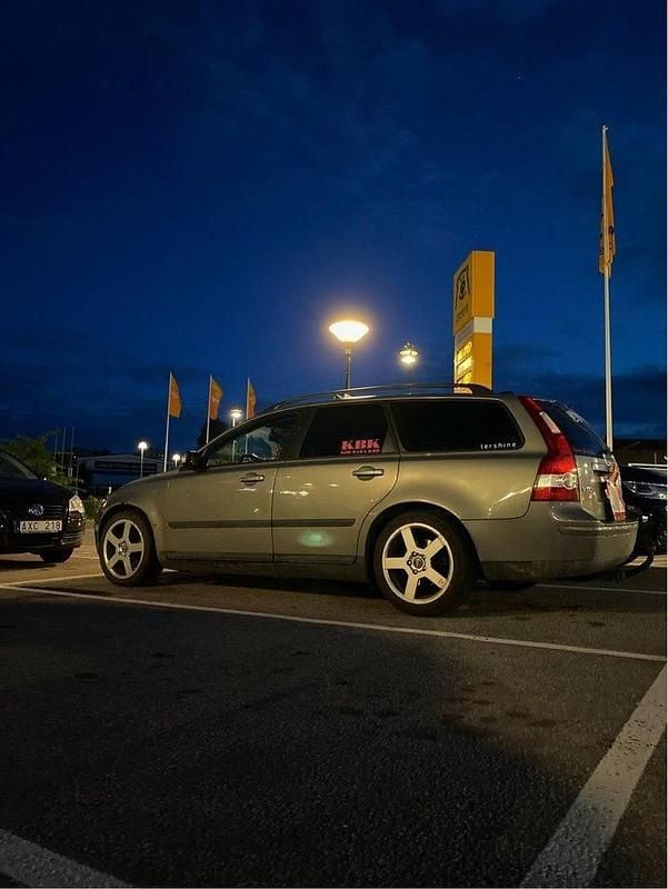 Begagnad 2005 Volvo V50 Kombi | 30 000 kr - Bild 1/4