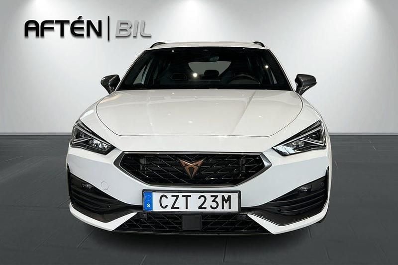 Begagnad Cupra Leon VZ 245 HK (180 kW) 2024 Vit