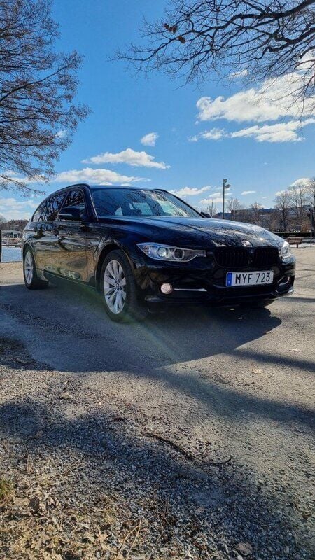 Svart Begagnad 2013 BMW 320 Sport Line Kombi | 129 000 kr (Marknadspris) - Bild 1/3