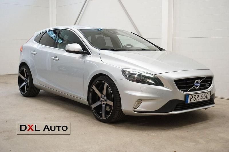 Silver Begagnad 2014 Volvo V40 R-Design Kombi | 89 900 kr (Superpris) - Bild 1/4