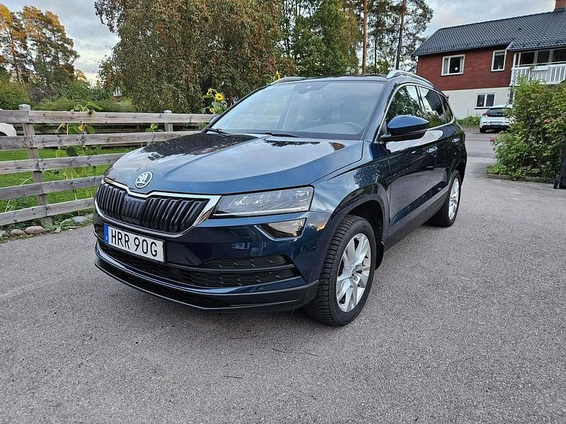 Blå Begagnad 2020 Skoda Karoq Business Line SUV | 235 000 kr (Bra pris) - Bild 1/4